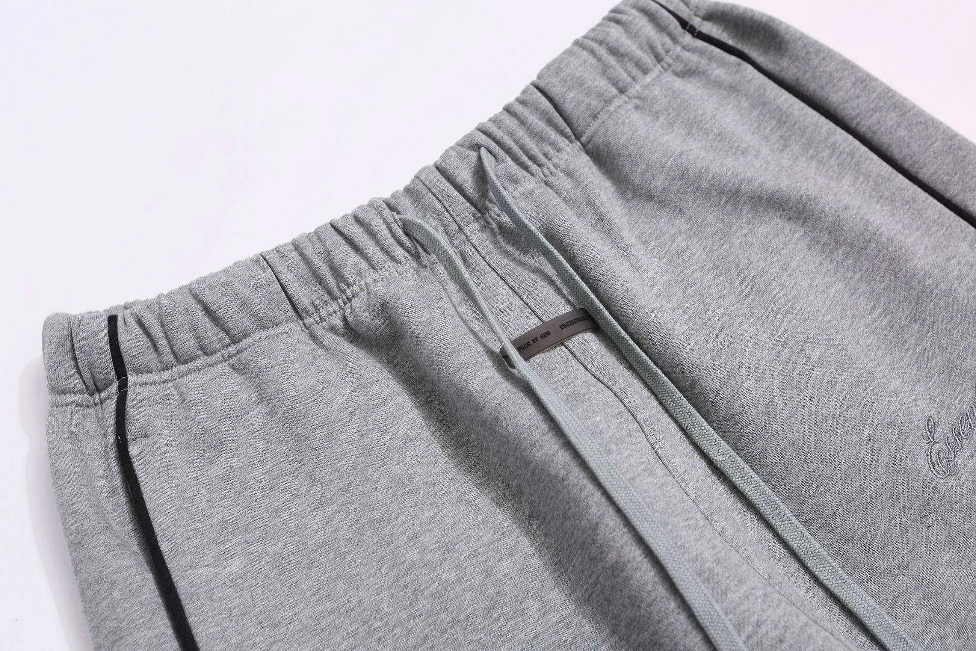 Essentials FOG ：ZT # ： Sizes：S M L XL